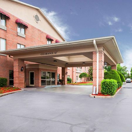 Quality Inn & Suites Germantown North Esterno foto